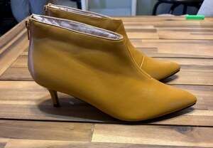 ComeShun Kitten Heel Boots Size 40 Yellow